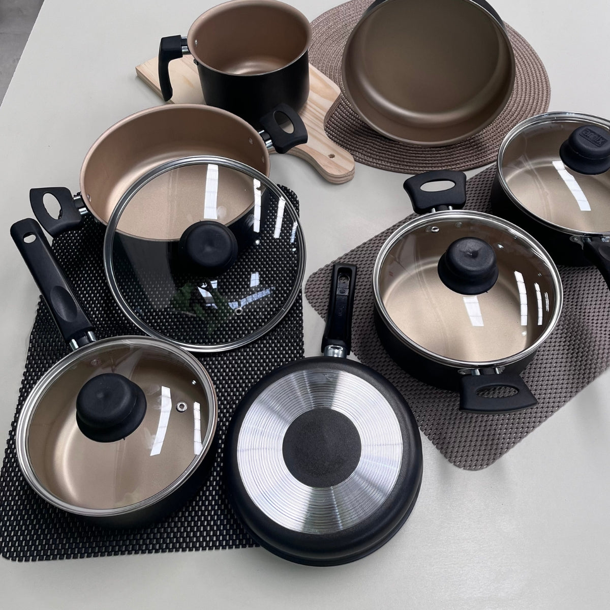 Jogo de Panelas Antiaderente 10 Peças - Preto com Bege