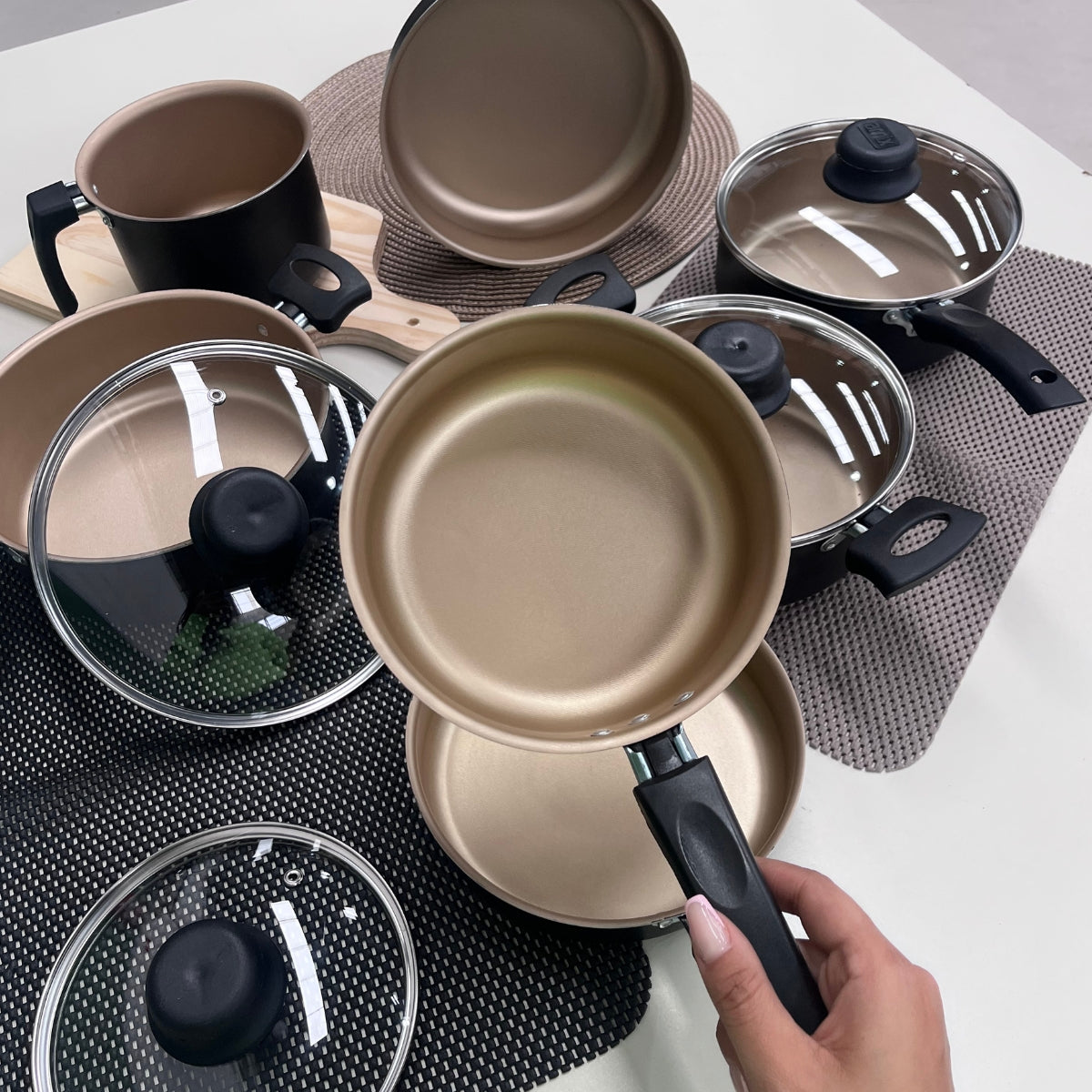 Jogo de Panelas Antiaderente 10 Peças - Preto com Bege